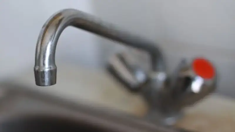 На нескольких улицах Алматы отключат горячую воду