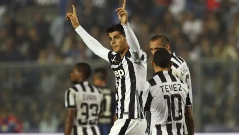 "Олимпиакос" забивает, но в Лигу Чемпионов не проходит	