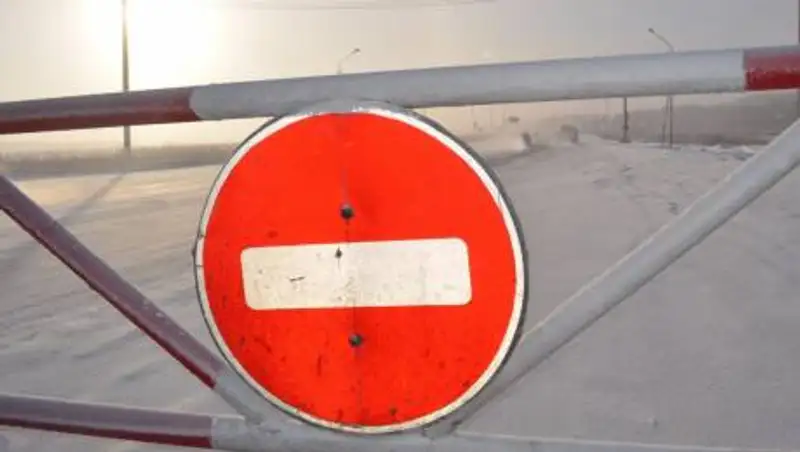 Несколько дорог закрыли из-за бурана в Алматинской области