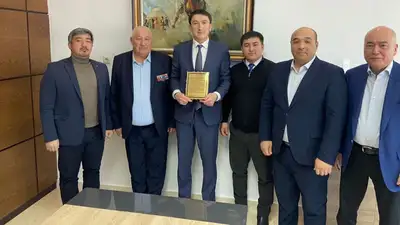 Поблагодарил руководство "КазМунайГаза", фото - Новости Zakon.kz от 15.12.2022 22:04