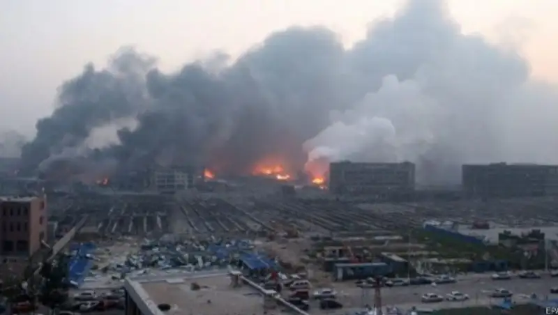 Взрывы в китайском Тяньцзине: число погибших растет