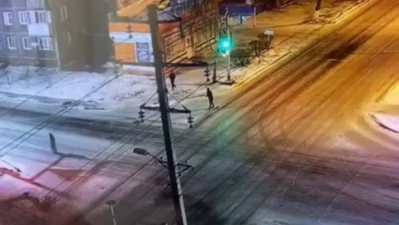 Дерзкие грабители-самокатчики попали на видео в Петропавловске