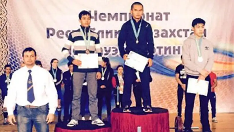 Студент из Павлодара стал чемпионом РК по пауэрлифтингу