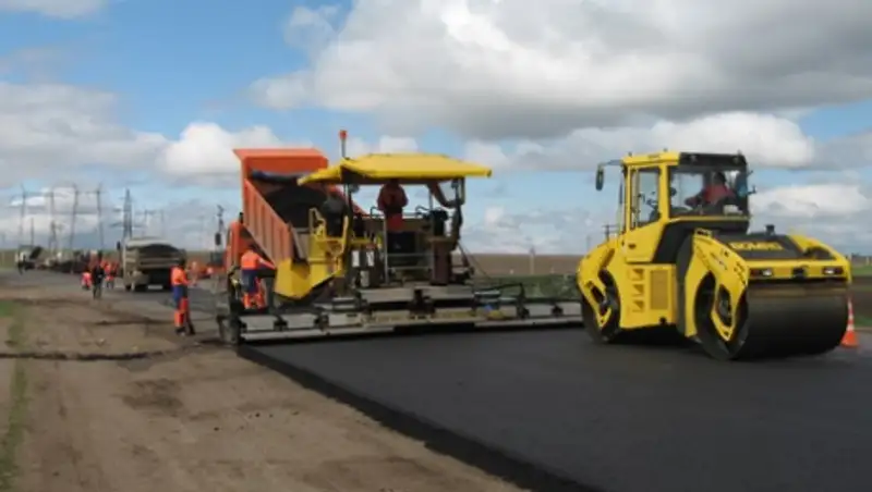 Глава «НК«КазАвтоЖол» Б.Камалиев пригласил депутатов вместе проехать по строящимся дорогам