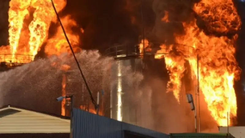 При пожаре на нефтебазе под Киевом погиб один человек