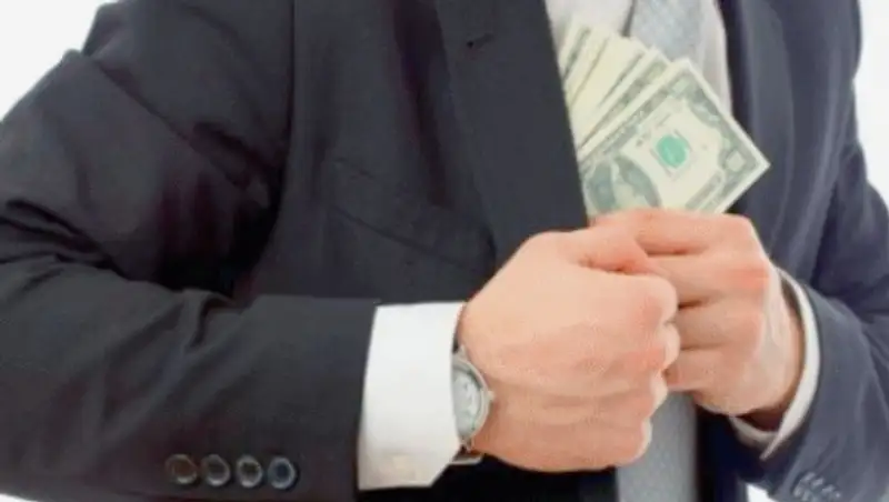 Полиция ЗКО ищет гражданина России, подозреваемого в мошенничестве