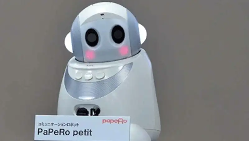 Японский робот-компаньон стал настольным, фото - Новости Zakon.kz от 16.11.2013 18:29