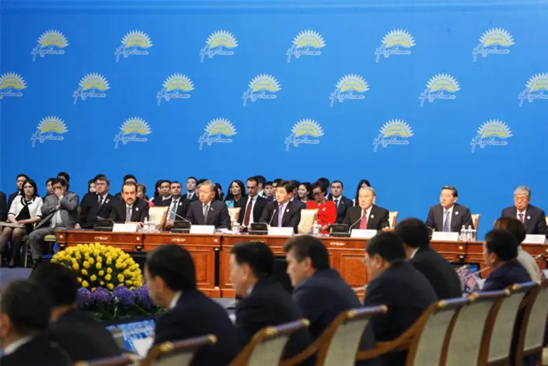 XV внеочередной съезд партии «Нур Отан» XV внеочередной съезд партии «Нур Отан», фото - Новости Zakon.kz от 19.10.2013 00:52