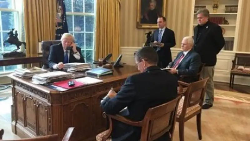 Начался телефонный разговор между Путиным и Трампом