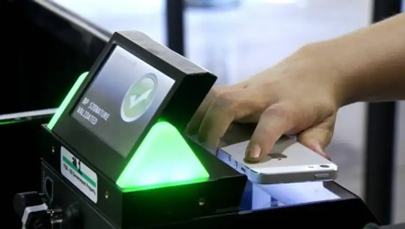 В столичном аэропорту теперь можно обойтись без бумажных посадочных талонов