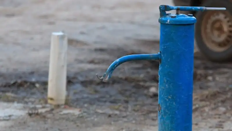 Посёлок в Акмолинской области третий месяц остаётся без воды