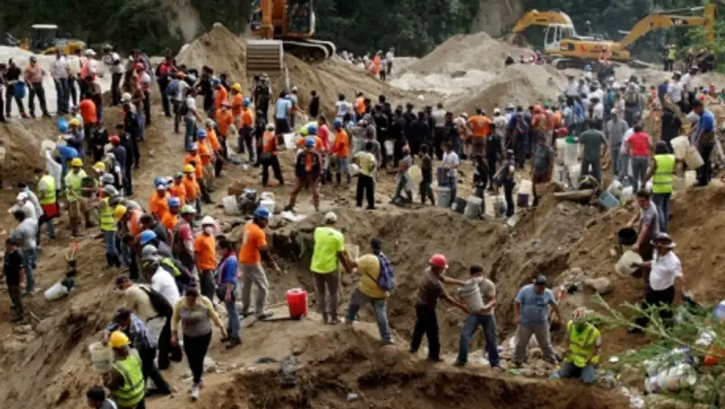 Число погибших в Гватемале увеличилось до 215 человек