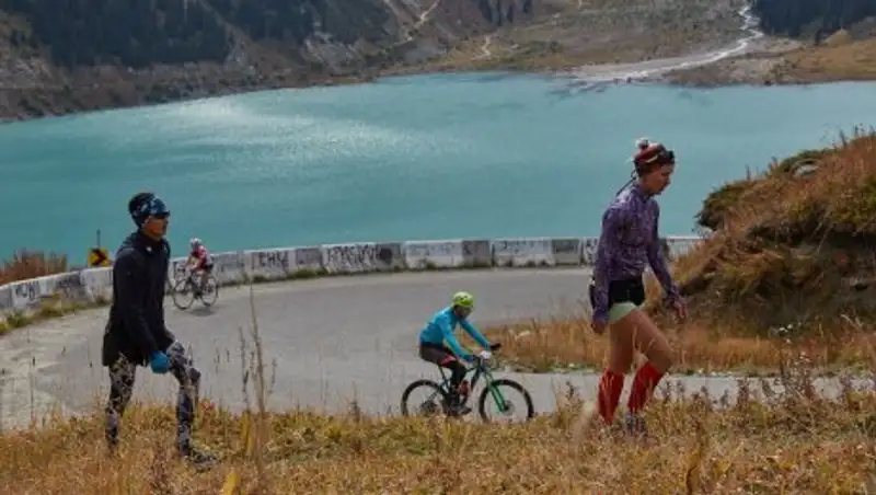 Велосипедист одержал победу в негласном споре с бегуном на Kosmos UpHill 2018