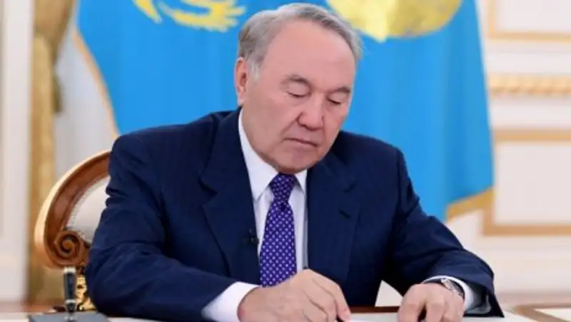 Назарбаев поздравил Пашиняна