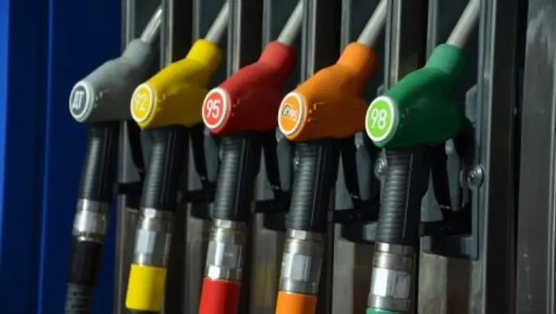 Казахстан увеличивает зависимость от импорта бензина и керосина - исследование