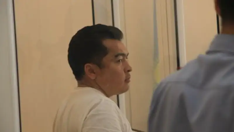 Экс-акиму Теректинского района ЗКО за заказное убийство любовницы грозит до 20 лет тюрьмы