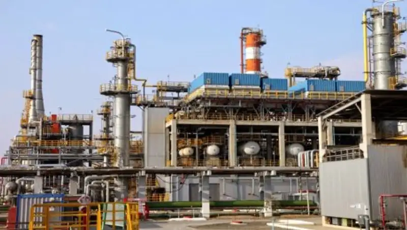 Модернизация НПЗ позволила сдержать цены на бензин - вице-министр энергетики