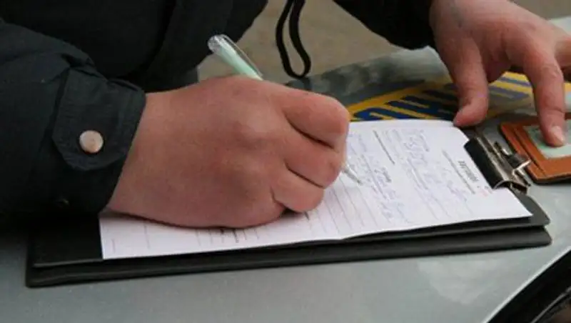 В Астане пассажиру было отказано в посадке на самолет из-за административного штрафа