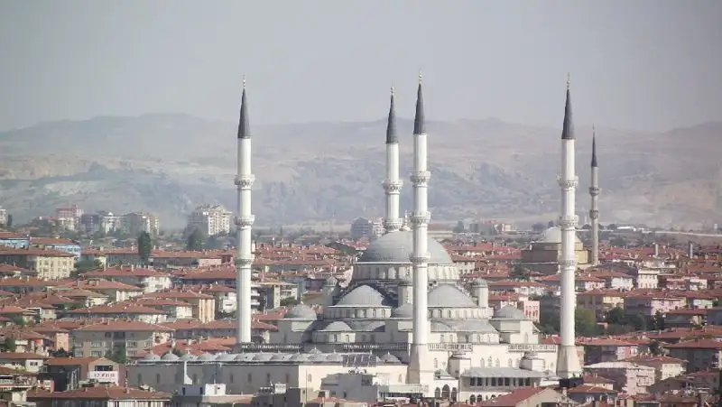 МИД Турции: наша страна не станет «лагерем для беженцев»