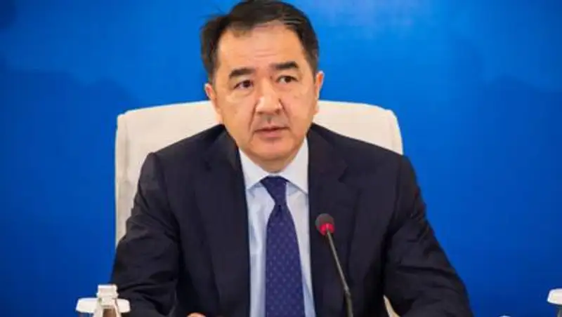 Сагинтаев провел встречу с представителями торговых центров и рынков