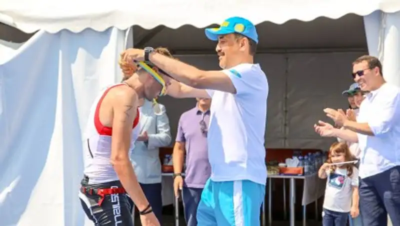 Казахстанец стал вторым в соревнованиях по триатлону среди профессионалов