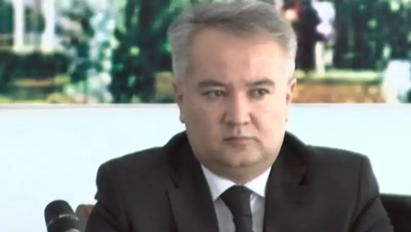 Президент Таджикистана отправил министра здравоохранения в отставку