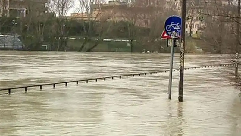 Ущерб от наводнения в Риме оценивают в 15 миллионов евро