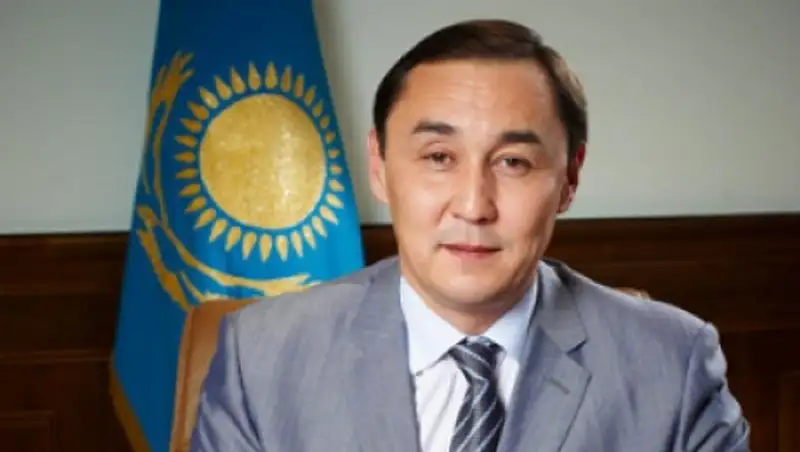 В Казахстане планируют отменить регистрационные сборы и техпаспорта для бизнесменов