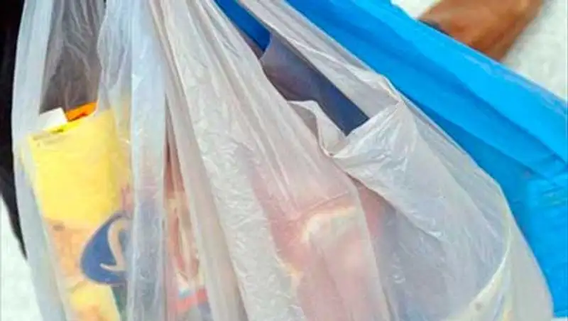 Молодому карагандинцу грозит срок за украденный пакет с пивом, фото - Новости Zakon.kz от 19.11.2013 17:41