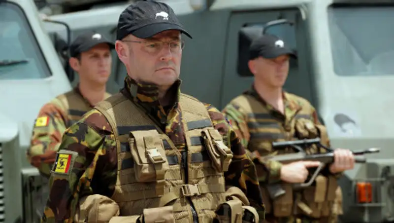 Новозеландским солдатам разрешили краситься и носить накладные ресницы