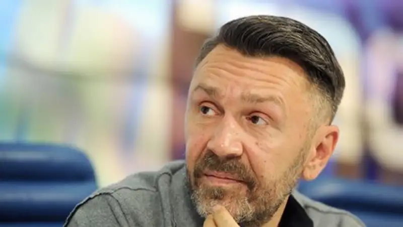 Шнуров купил квартиру 30 лет жившей в конюшне старушке