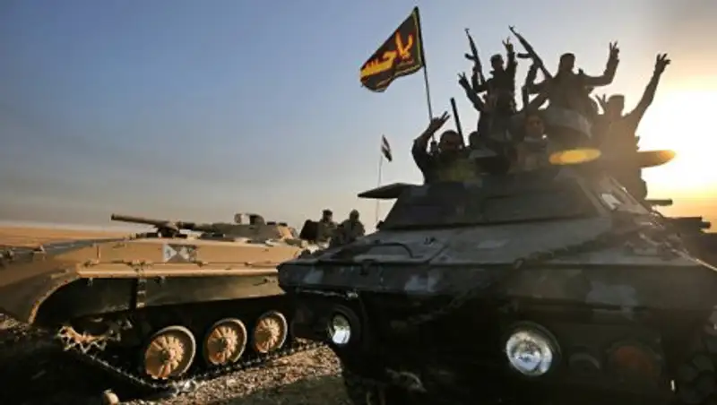 Смертник атаковал колонну военных возле Мосула, около 70 человек погибли