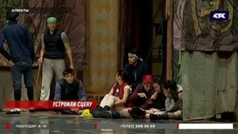 Алматинские артисты балета подрабатывают охранниками, официантами и таксистами