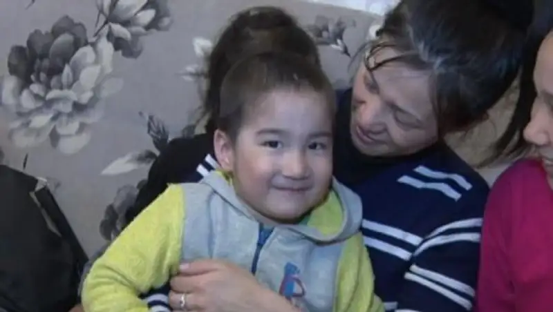 Скитавшейся по дачам матери с пятью детьми неравнодушные павлодарцы сняли квартиру