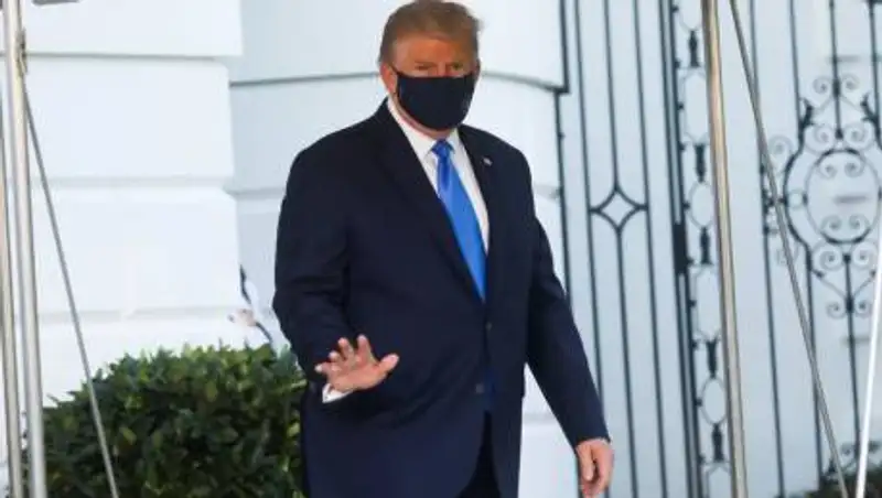 Болеющего коронавирусом Трампа выписали из госпиталя