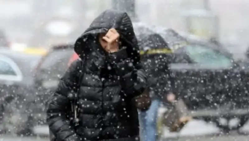 Штормовое предупреждение объявлено в трех областях Казахстана