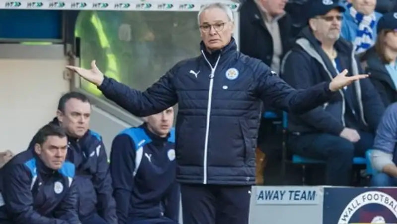 Победитель чемпионата Англии по футболу уволил главного тренера 