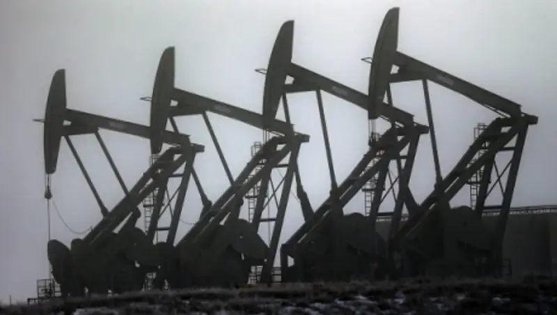 Мировые цены на нефть растут в надежде на снижение запасов в США