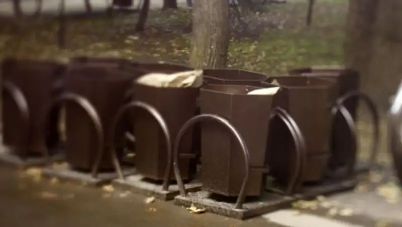 В Алматы появятся новые антивандальные урны для мусора