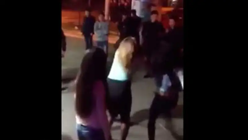 Видео с дерущимися девушками появилось в Сети