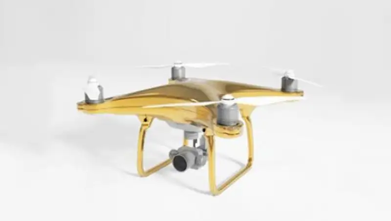 Британские инженеры собрали золотой дрон
