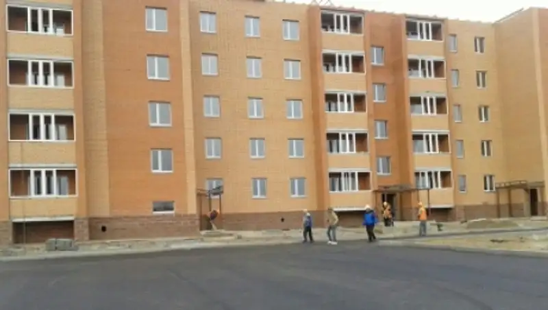 Еще 52 семьи, пострадавших от паводка, получили новые квартиры в селе Оразак