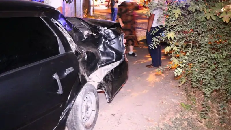 Пешеход погиб в Алматы после столкновения двух автомобилей, фото - Новости Zakon.kz от 09.09.2022 22:49