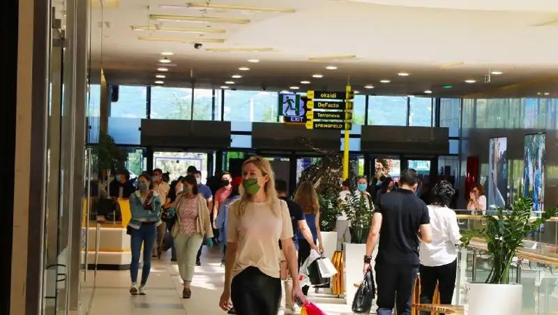 Не преждевременно – Тугжанов об отмене масочного режима в Казахстане