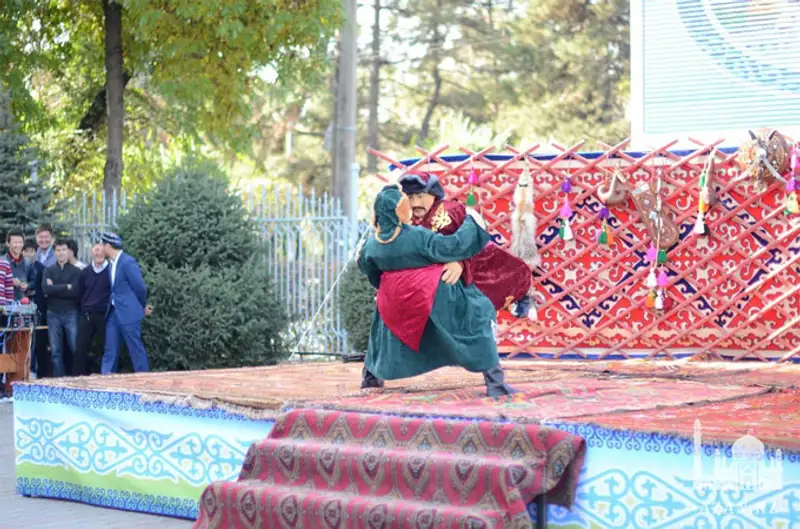 В Центральной мечети Алматы прошел Курбан-айт для детей В Центральной мечети Алматы прошел Курбан-айт для детей, фото - Новости Zakon.kz от 17.10.2013 21:23