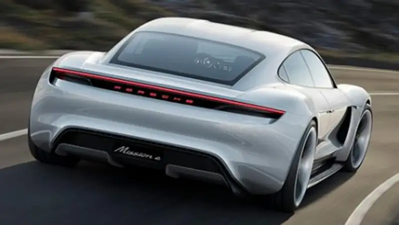 Porsche создаст универсальную сеть быстрых электрозаправок