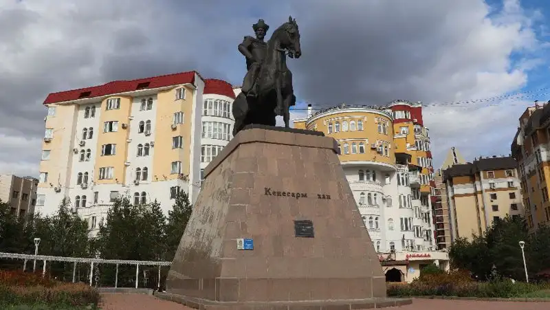 Казахстан столица места для прогулок памятник хану Кенесары, фото - Новости Zakon.kz от 29.08.2022 11:00