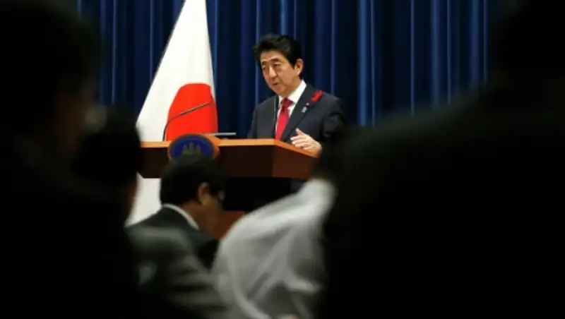 Абэ надеется на поддержку парламента в вопросе пересмотра конституции