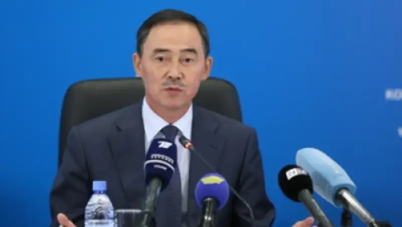 В МОН определили список школ и детсадов, переходящих на 12-летнее образование в 2015 году