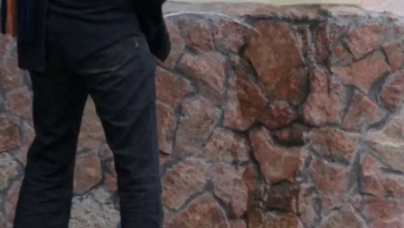 На трое суток арестовали жителя столицы за то что он справил нужду на мосту